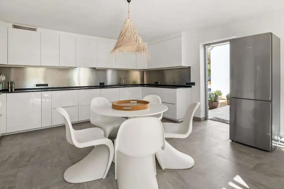 Beautiful Property 3 Minutes Near Cala Jondal BALEARIC ISLANDS 0*,  Hiszpania