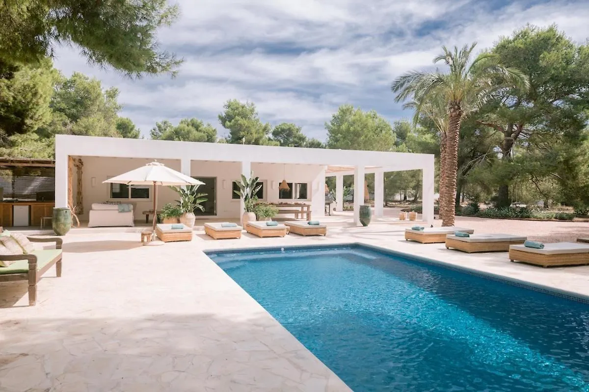 Beautiful Property 3 Minutes Near Cala Jondal BALEARIC ISLANDS Willa