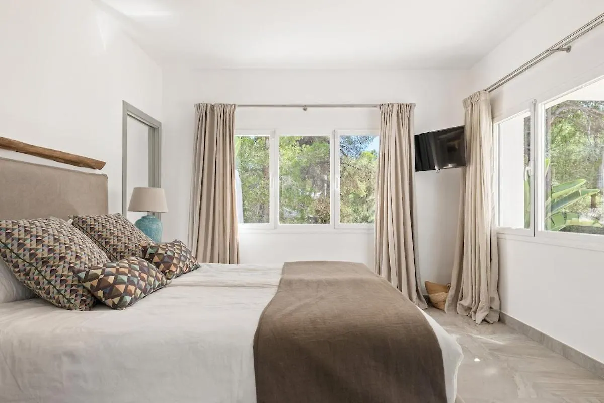 Beautiful Property 3 Minutes Near Cala Jondal BALEARIC ISLANDS Willa